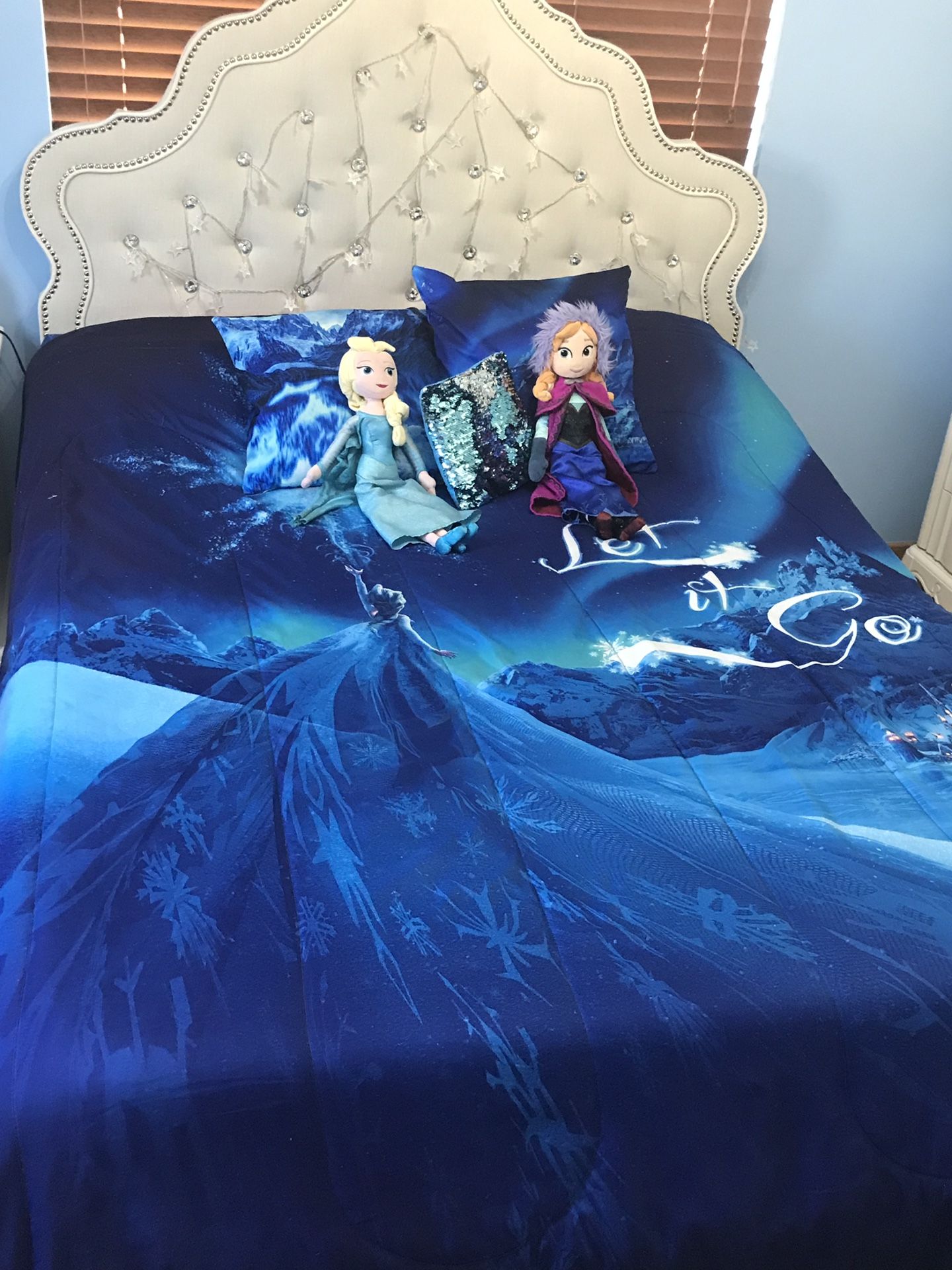 Full reversible Disney Frozen Princess comforter