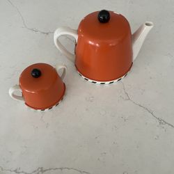 Geoffrey Beene Teapot And Sugar Bowl