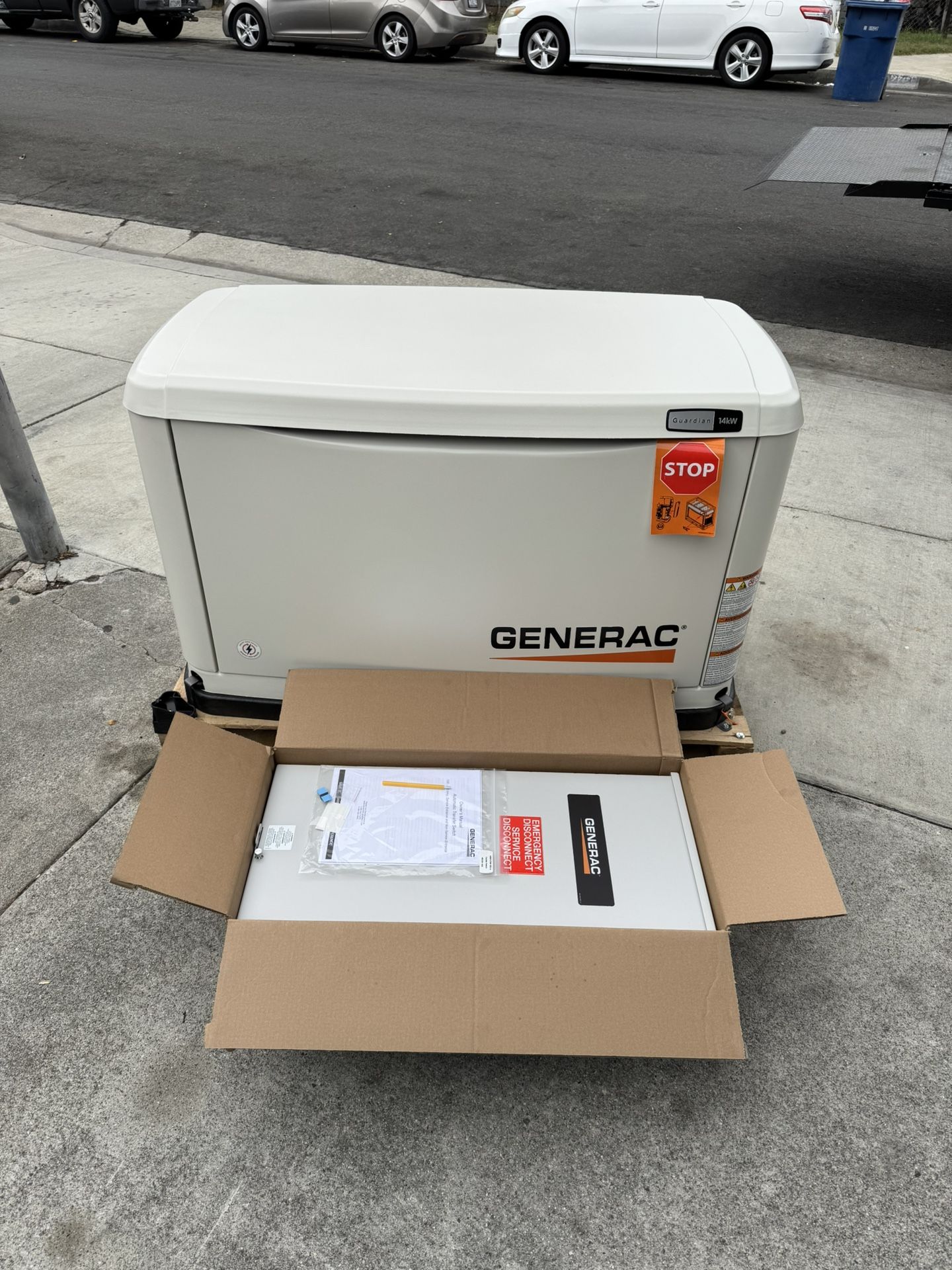 Generac 14,000 Watt - Dual Fuel Air- Cooled Whole House Home Standby Generator, Smart Home Monitoring & 200-AMP Transfer Switch
