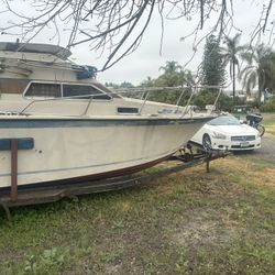 It’s 1978 skip jack fly bridge cabin cruiser 28’ foot
