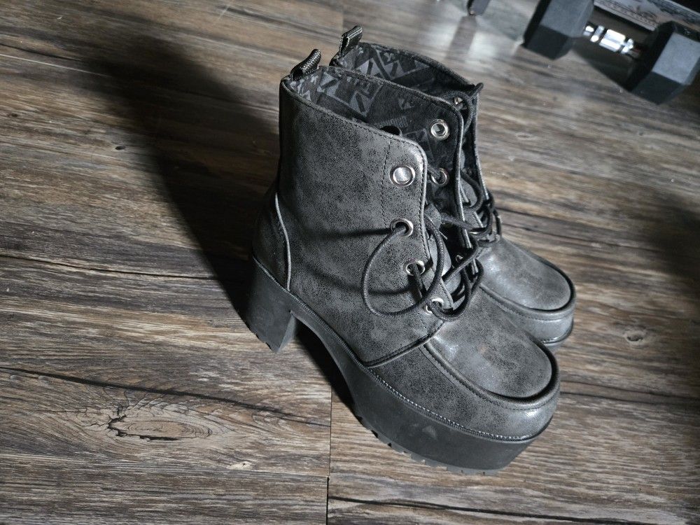 TUK - Distressed Ankle Nosebleed Boot