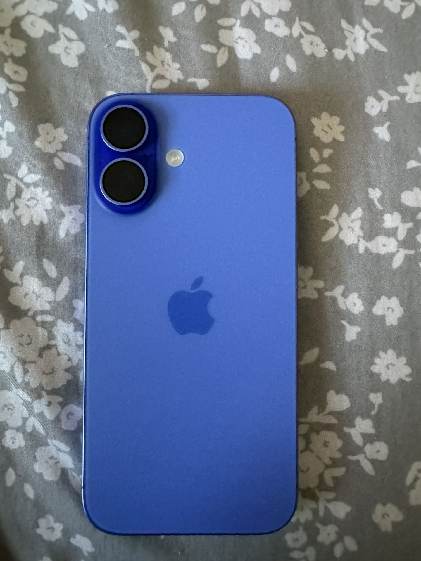iPhone 16 Ultramarine 