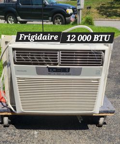 Frigidaire 12,000 BTU Air conditioner