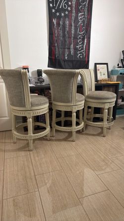 Harvey’s bar stools