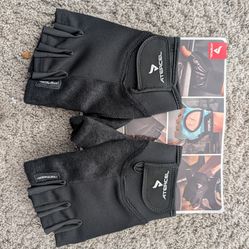 Brand new men's workout gloves