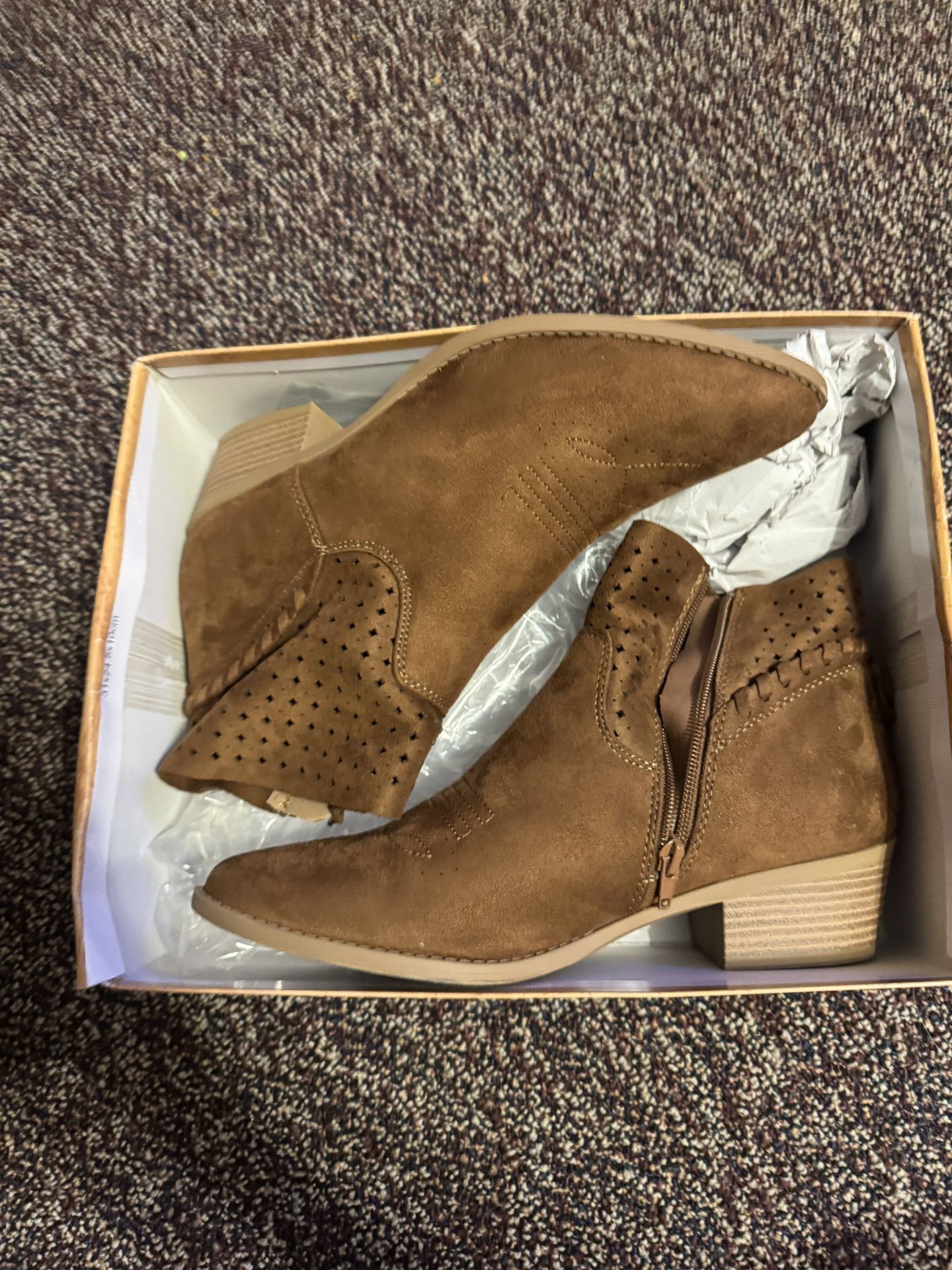 UNR8ED Trot Cognac Ankle Boots Women’s Size 10M – Western Style, Suede Look, Low Block Heel