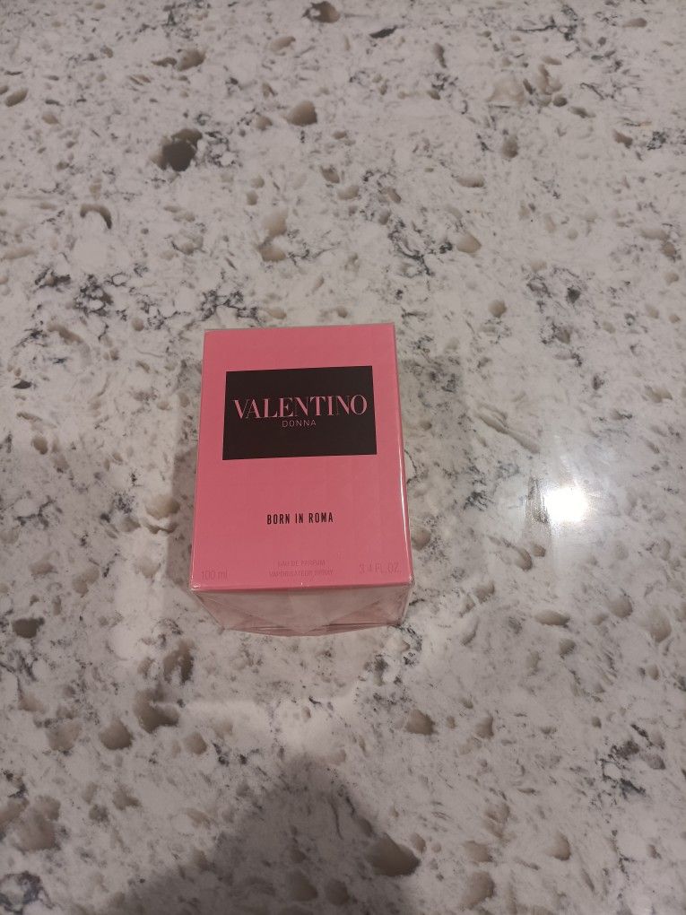 Valentino Donna Born In Roma 
