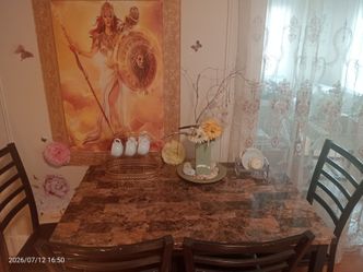 5-Piece Dining Set – Marble-Look Table + 4 Matching Chairs | Excellent Condition
