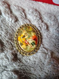 Vintage Fragonard Porcelain Cameo Brooch