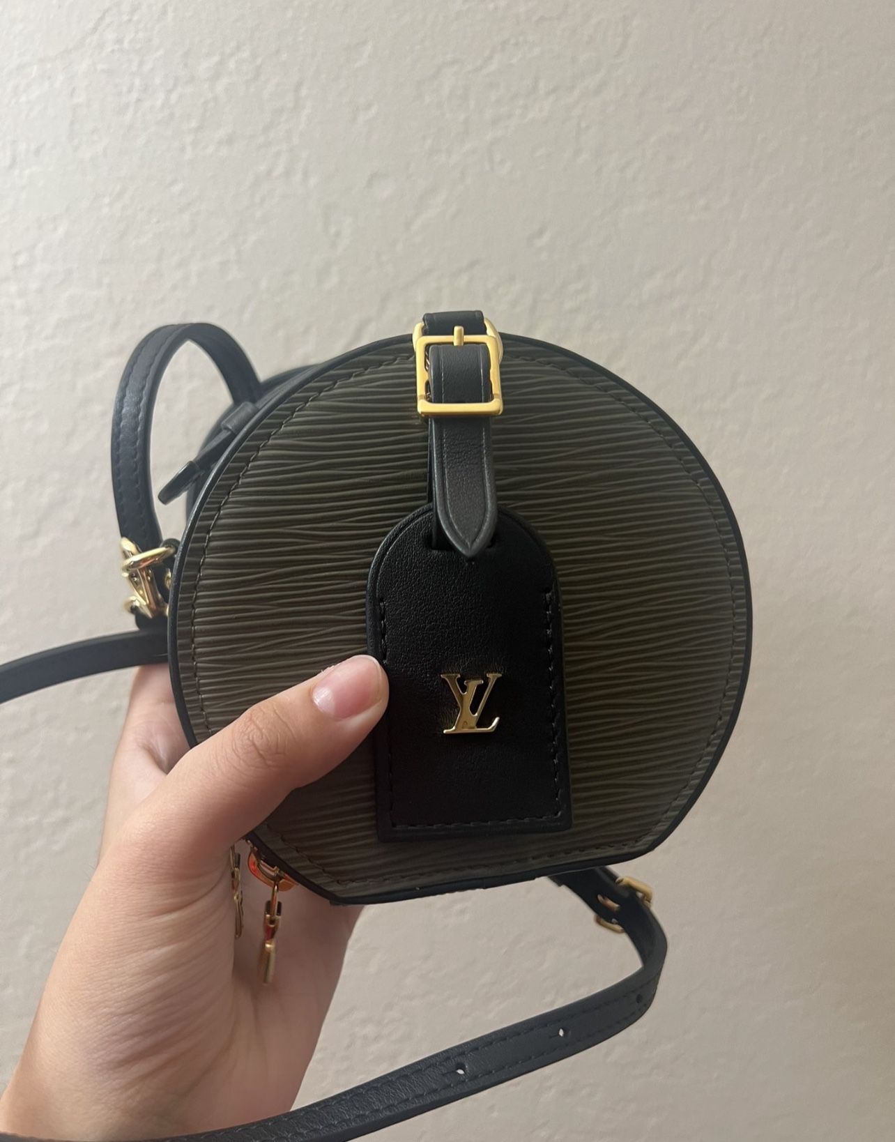 Louis Vuitton Computer Bag/satchel for Sale in Artesia, CA - OfferUp