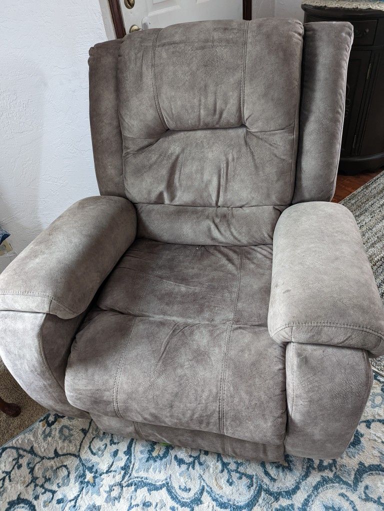 Lazy Boy Recliner for Sale in WA OfferUp
