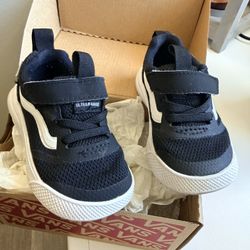 VANS ULTRA RANGE SIZE 4.5