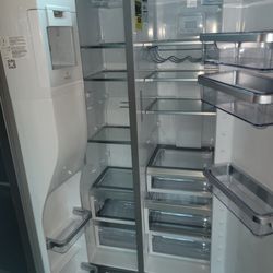 Kitchen Aid  Side By Side Refrigerator 