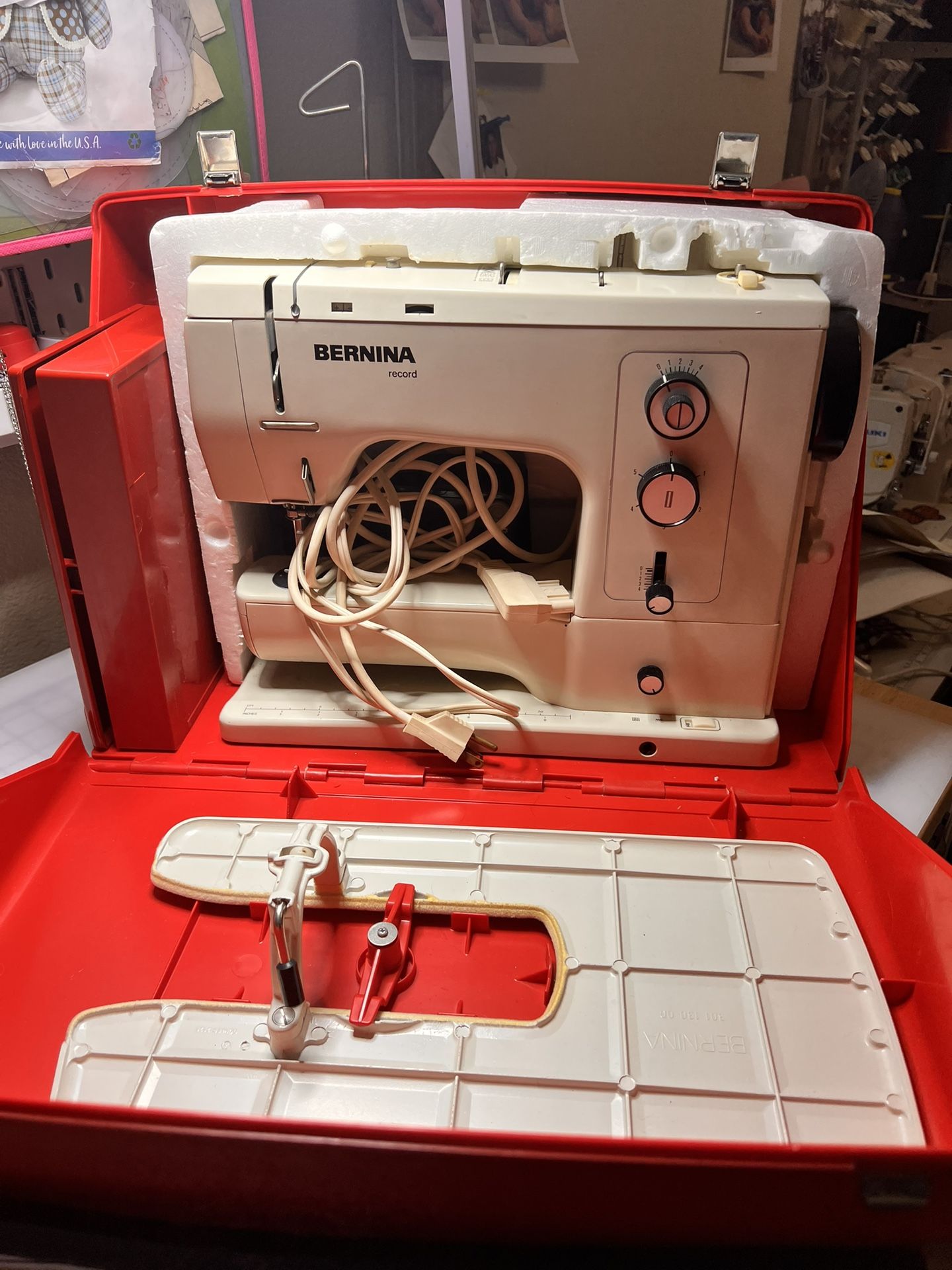 Bernina Record 830