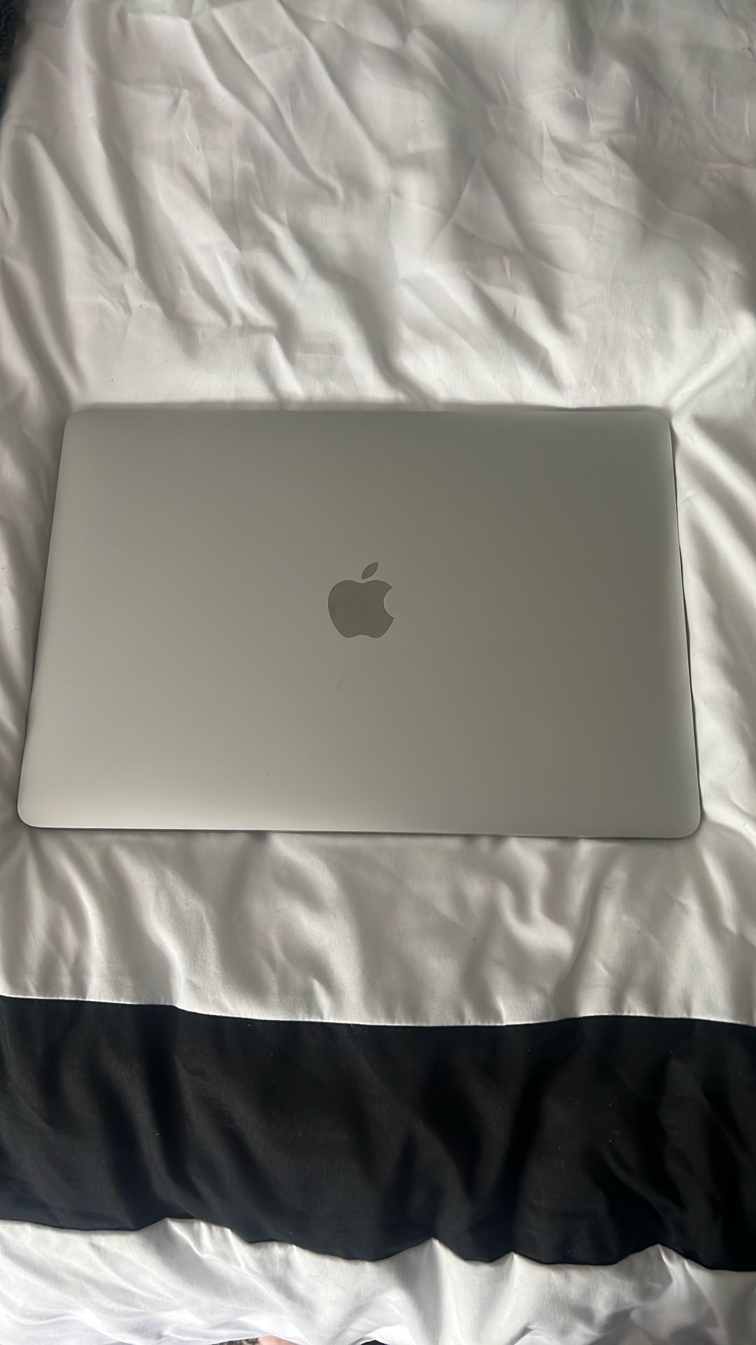 MacBook Pro Touch Bar 13in