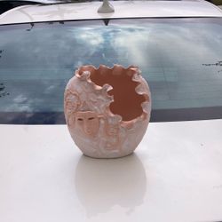 “Handcrafted Face Vase – Unique Home Decor”