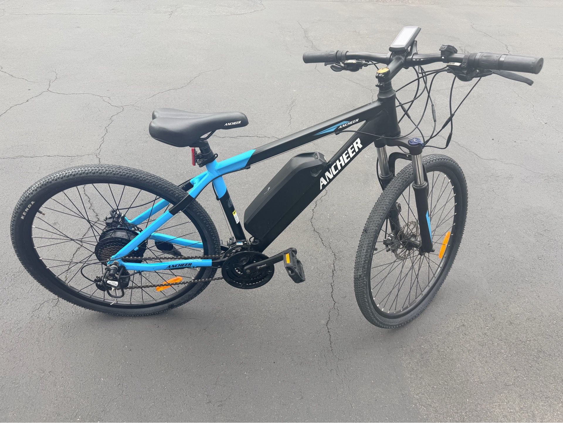 Bicicleta eléctrica Ancheer en muy buen estado.Todo funciona al 100%. Incluye batería y cargador