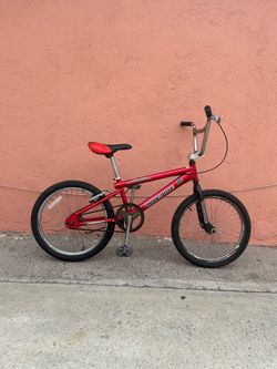 Mongoose Bmx bike 20 inches tires good condition ready to ride