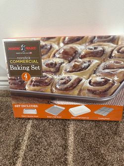 New baking pan set in box 8.00