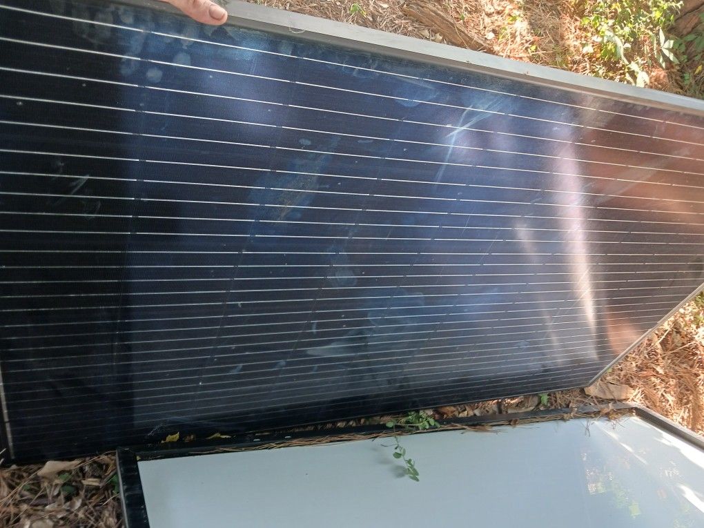 2 Mission Solar Panels 320 Watt Each