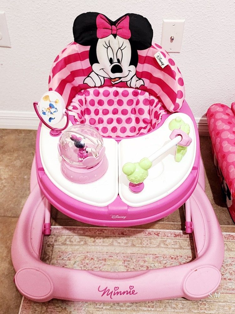 Minnie Mouse Walker