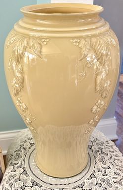 Anchor Hocking Cascade Glass -Baked Enamel-Shoreline Beige 16”-Floor/Table Vase. Vintage 1980’s. New! 