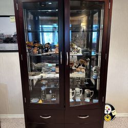 Lighted Display Cabinet- Like new 