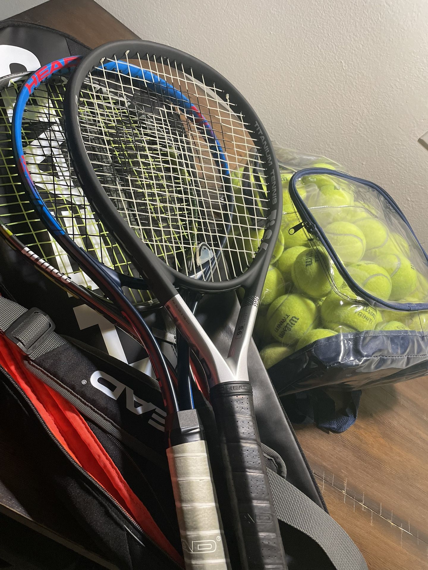 tennis set with 3 rackets, bag and balls