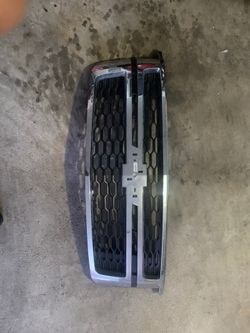 2014-2018 Chevy tahoe chrome Grill 70$