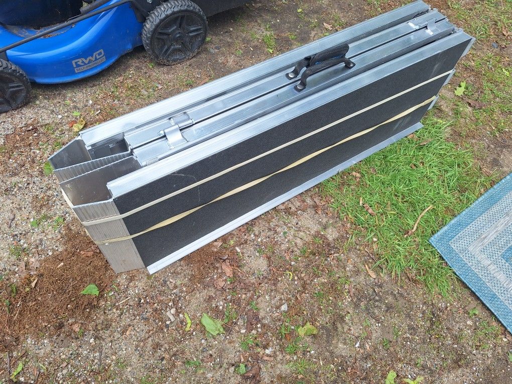 EZ ACCESS 7FT TRUCK OR WHEELCHAIR RAMPS.