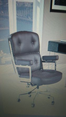 Remix office chair in brown