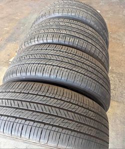 235/45/18 Hankook 📍📍 Vendo un set de llantas con 80% de vida las 4 📍🌟