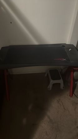 Gaming desk