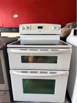 Kenmore stove Electric white dual oven
