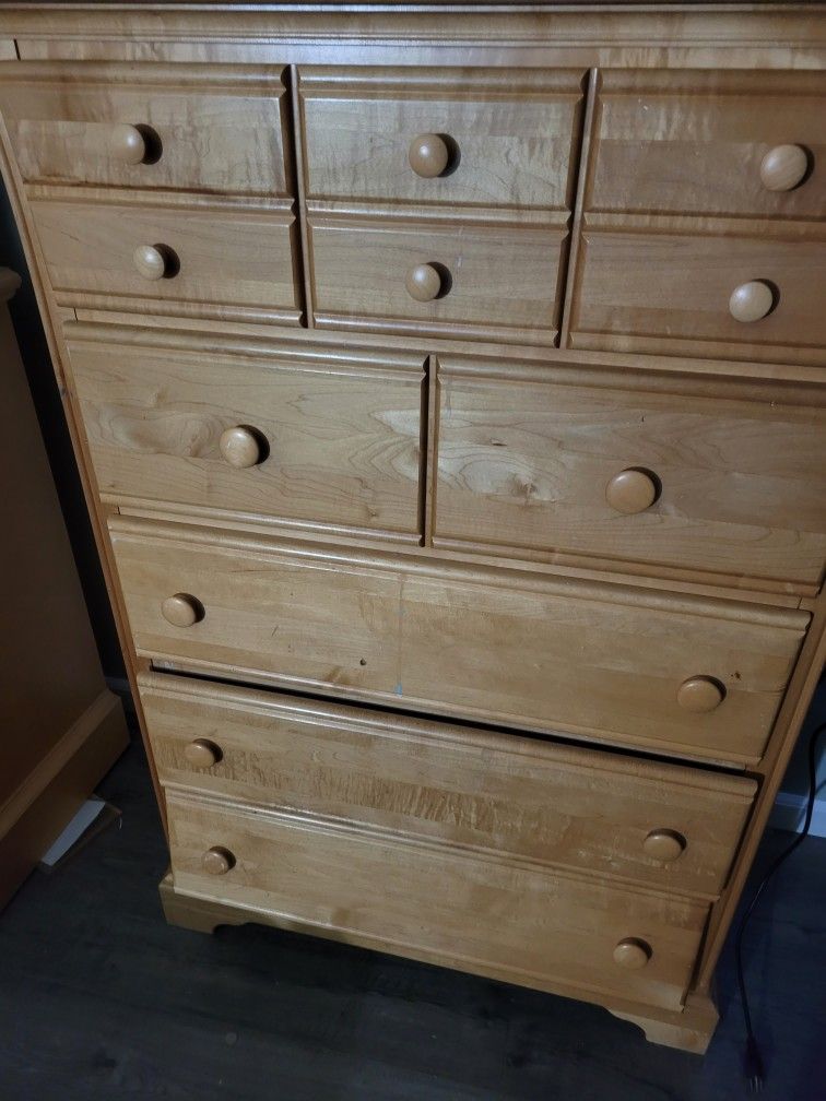 Dresser