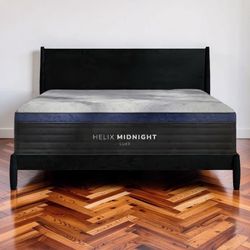 Helix Midnight King Size Mattress – Retail Price  $2873 - Excellent Condition - Delivery Available