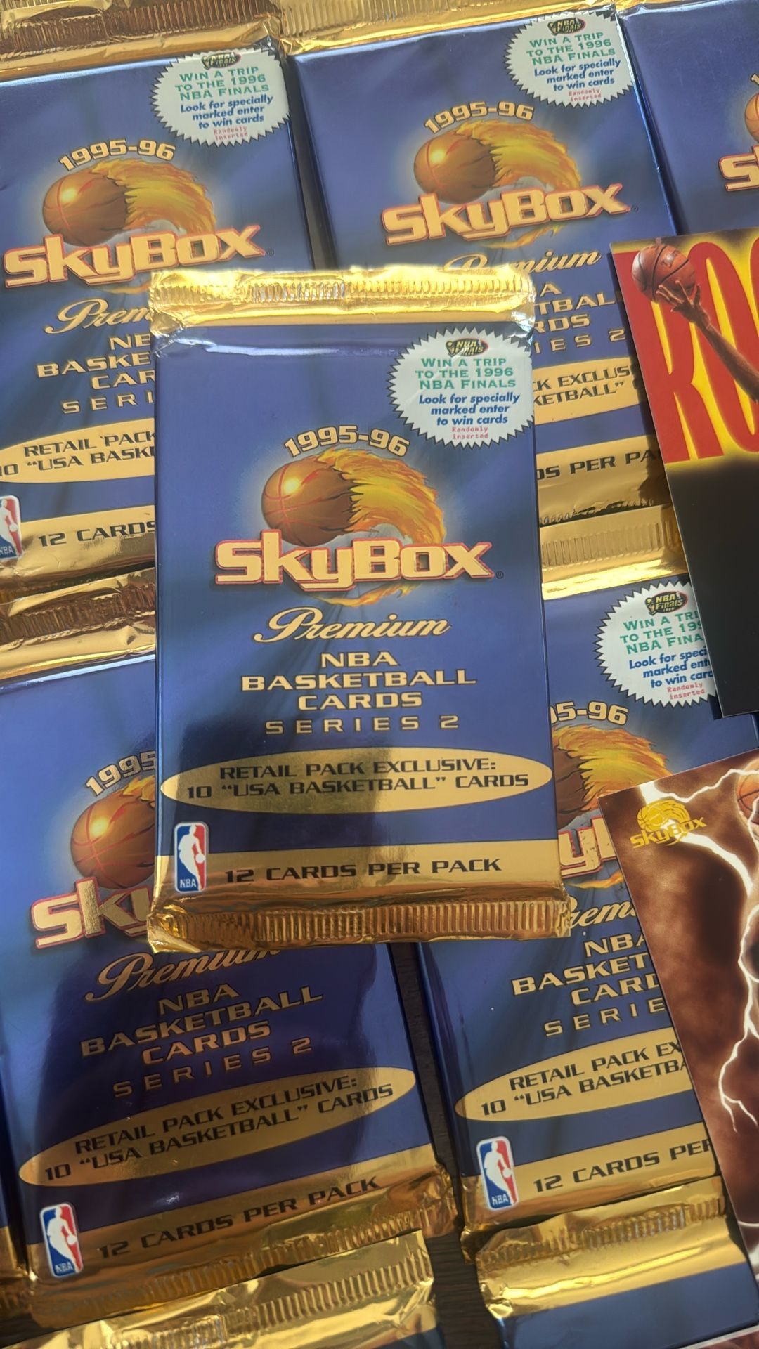 21 Excellent Condition Unopened 95 96 Skybox premium NBA Basketball cards series 2