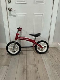 Radio Flyer Kids Balance Bike