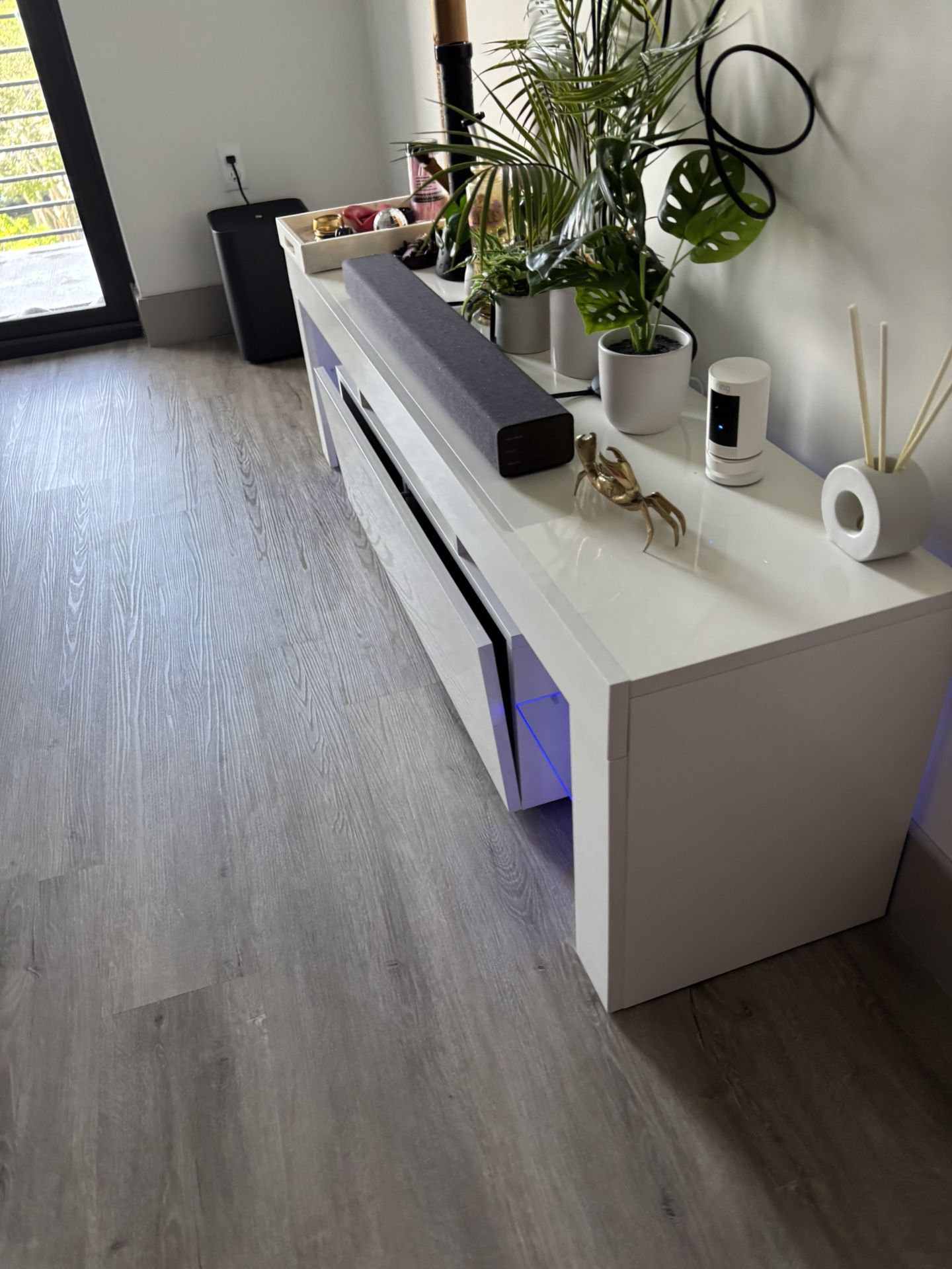 White TV stand Table