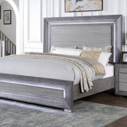 4pc Queen Bedroom Set - Bed Dresser Mirror Nightstand 