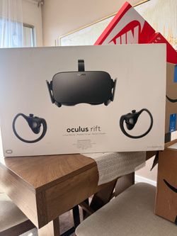Oculus Rift CV1 Virtual Reality System NEW in Box – Complete Bundle
