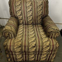 Traditional Roll Arm Accent Chair