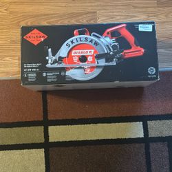 Skilsaw Magnesium Lightweight Worn Drive Circular Saw - 7 1/4in 