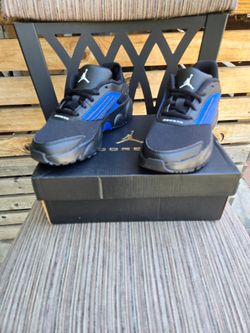 Jordan Boys shoes size 4y