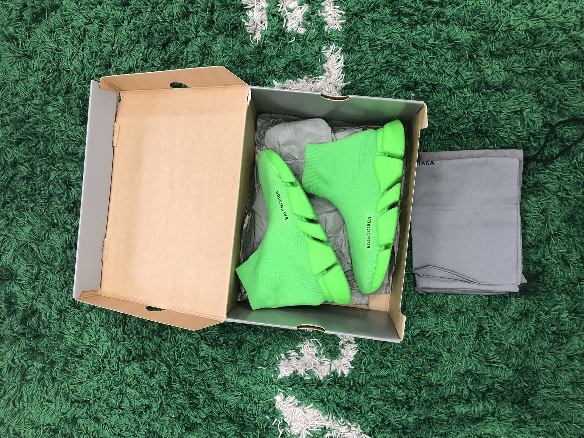 balenciaga speed fluo green fits size