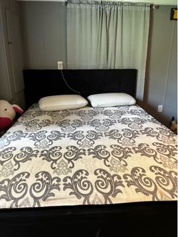 Queen size bed