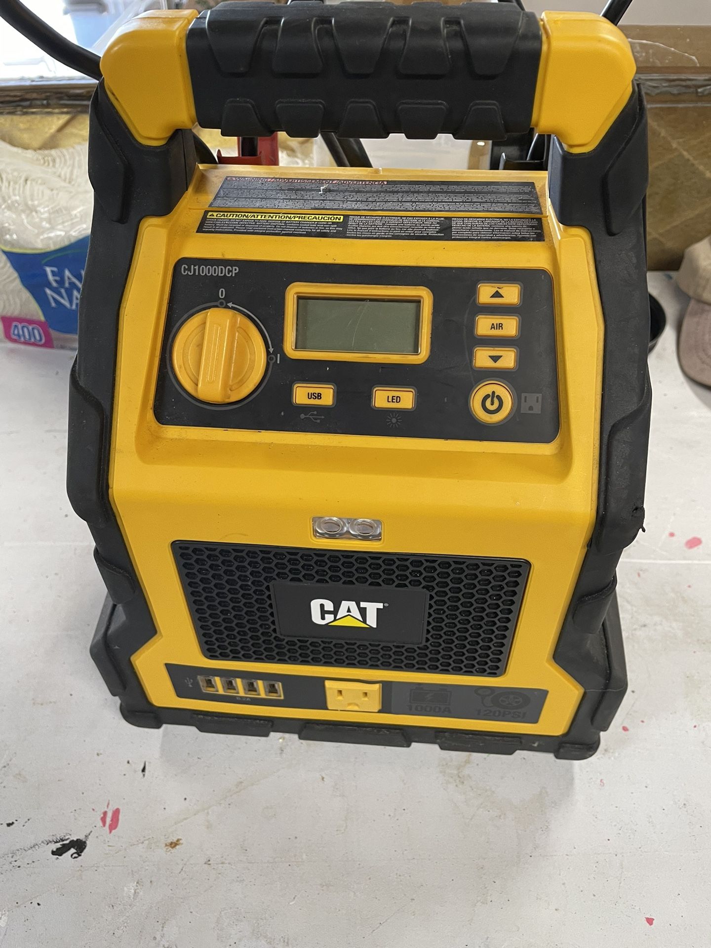3 in 1 - Cat Professional Power Station Jump Starter & Compressor *needs new battery