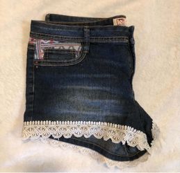 SHORT WOMENS