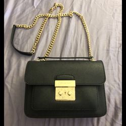 Brand New Michael Kors Purse - Retails for $228 so this is CHEAP