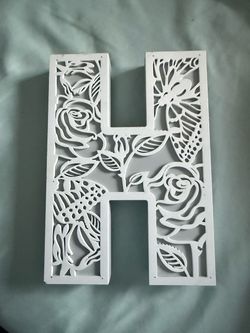 White Floral Cut-Out Letter H Wall Decor
